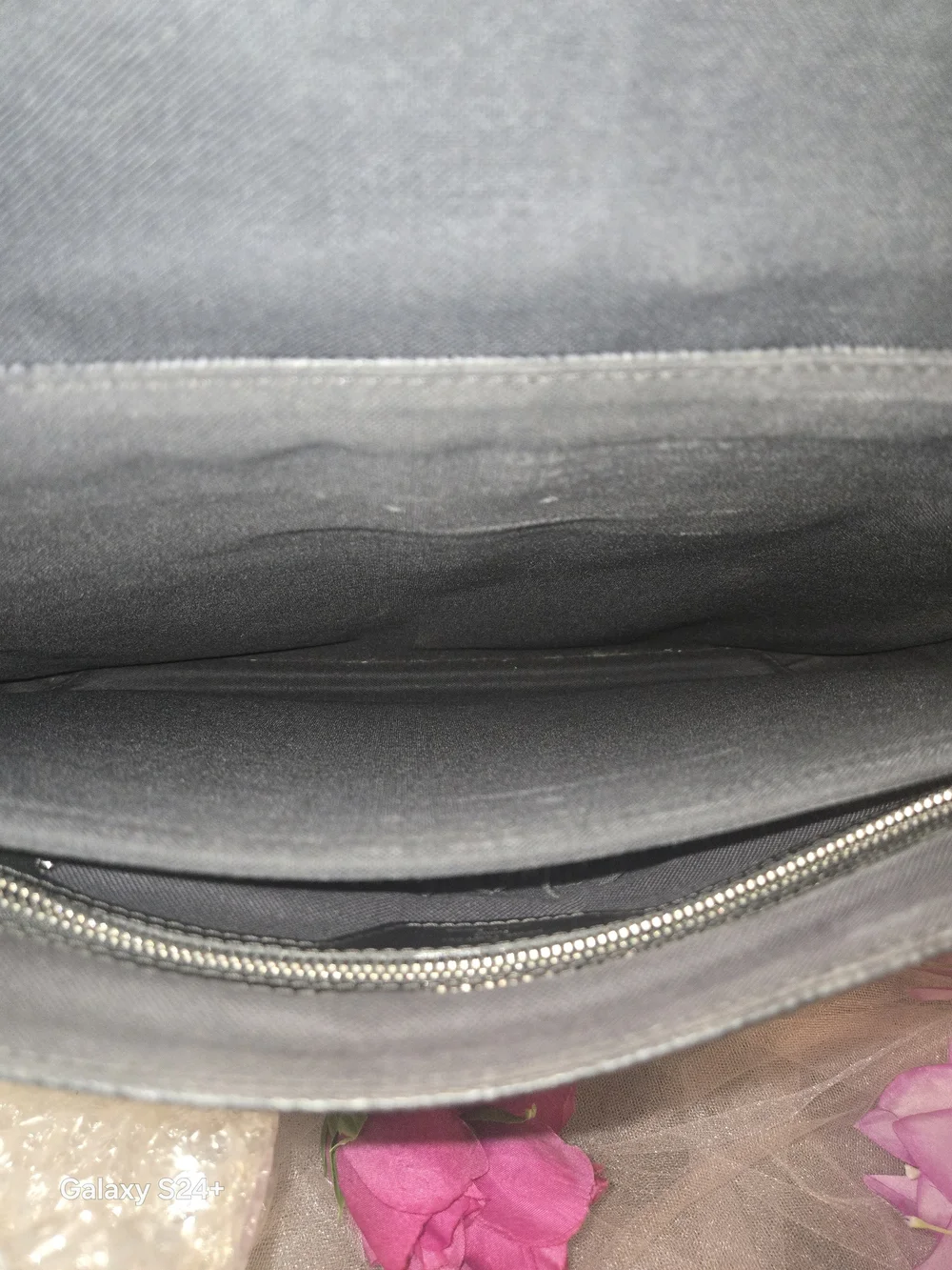 Title: Louis Vuitton District MM Damier Graphite Messenger Crossbody Bag